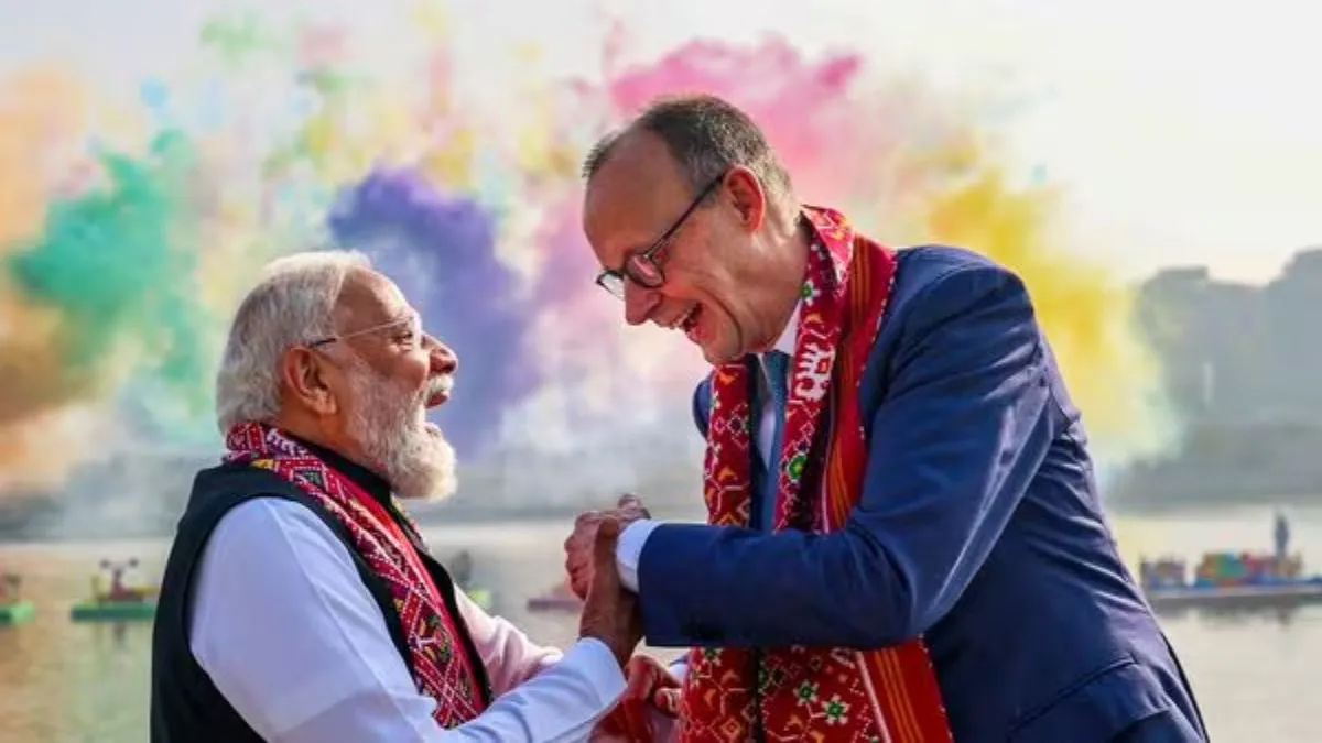 अहमदाबाद में पीएम मोदी और जर्मन चांसलर मर्ज ने उड़ाई पतंग, पतंग महोत्सव में हुए शामिल